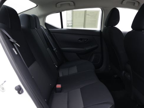 Used 2025 Nissan Sentra SV FWD image 36
