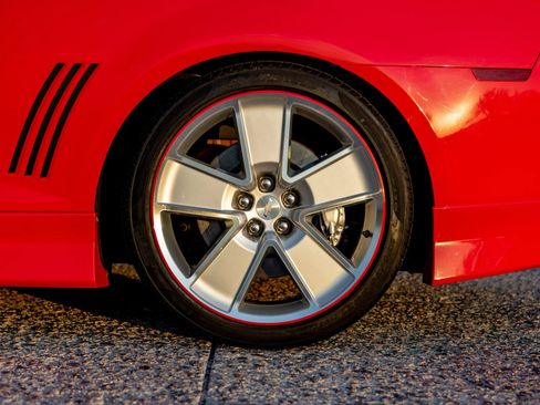 Used 2011 Chevrolet Camaro SS w/ LPO, Ground Effects Package image 33