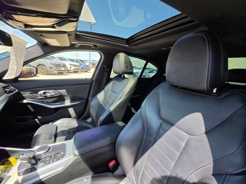 Used 2019 BMW 330i Sedan w/ M Sport Package RWD image 13