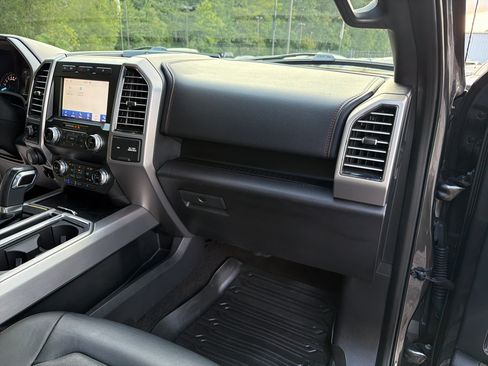 Used 2019 Ford F150 Platinum w/ Equipment Group 701A Luxury AWD/4WD image 32