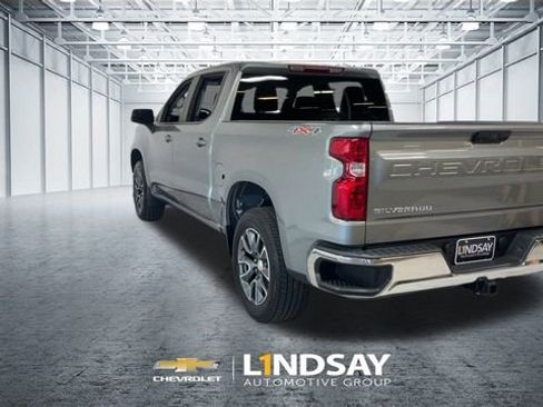 Used 2023 Chevrolet Silverado 1500 LT AWD/4WD image 8