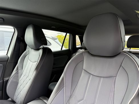 New 2026 Volkswagen Tiguan SEL R-Line image 13