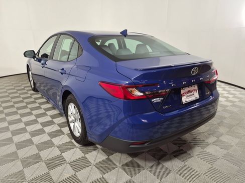 Used 2025 Toyota Camry LE FWD image 5