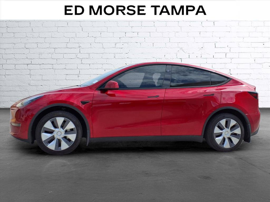Used 2024 Tesla Model Y Long Range AWD/4WD image 2