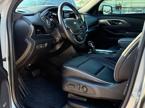 Used 2023 Chevrolet Traverse Premier AWD/4WD image 14