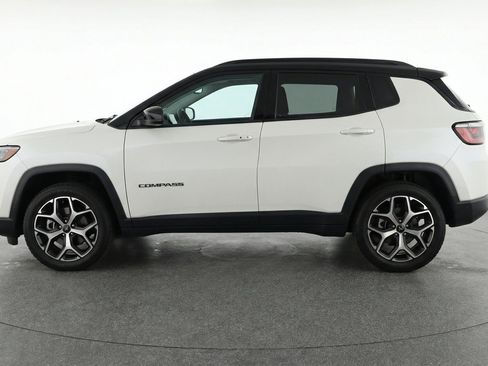 Used 2025 Jeep Compass Limited AWD/4WD image 5