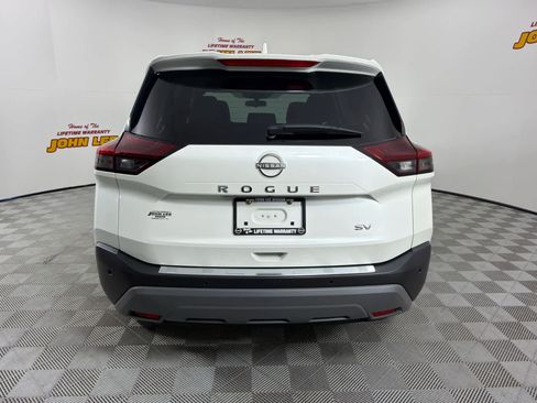 Used 2023 Nissan Rogue SV image 4