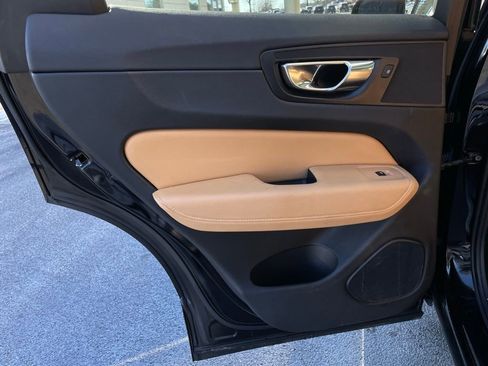 Used 2020 Volvo XC60 T5 Momentum w/ Protection Package Premier image 38