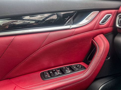 Used 2021 Maserati Levante S image 22