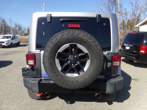 Used 2017 Jeep Wrangler Unlimited Sahara image 6