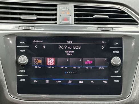 Used 2022 Volkswagen Tiguan SE AWD/4WD image 12