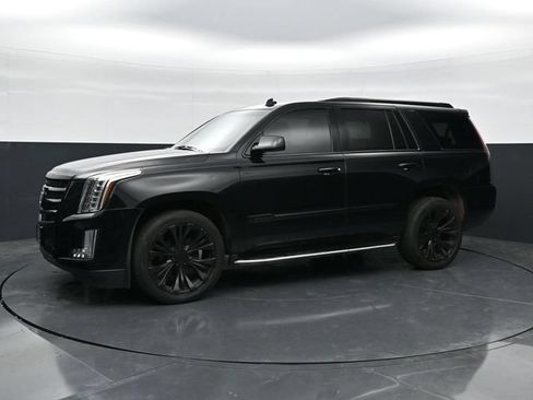 Used 2015 Cadillac Escalade Luxury AWD/4WD image 6