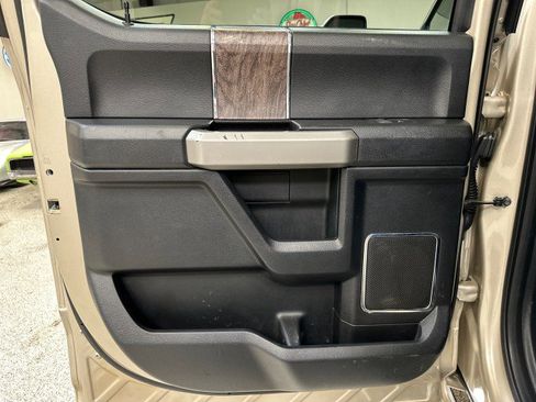 Used 2017 Ford F250 Lariat w/ Chrome Package image 34