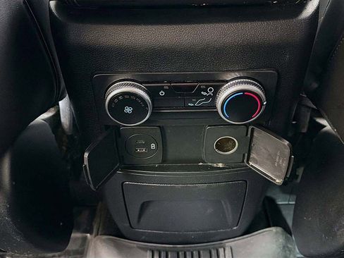 Used 2022 Ford Explorer XLT w/ Equipment Group 202A image 37