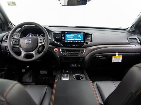 Used 2025 Honda Ridgeline TrailSport image 12