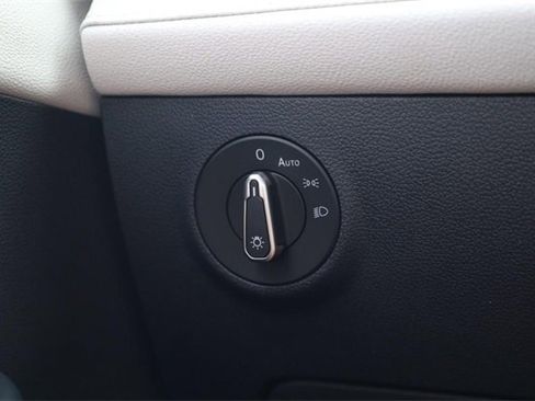 New 2025 Volkswagen Taos S image 18