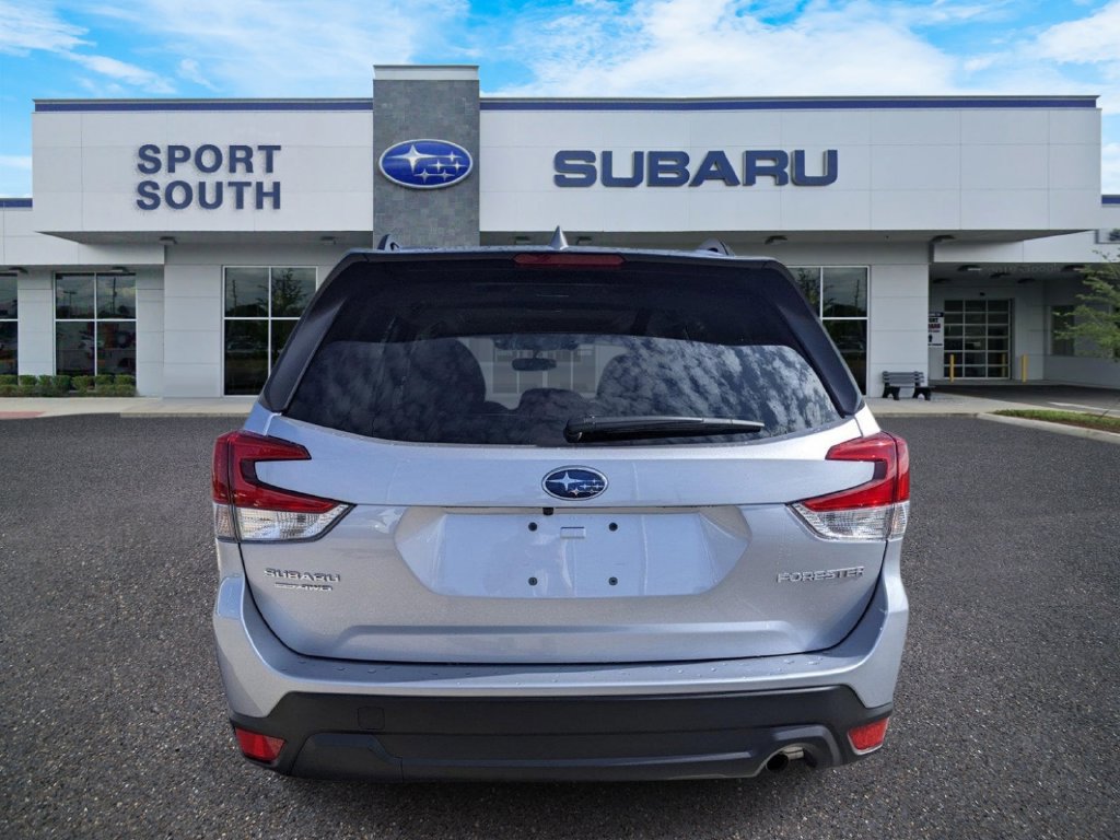 Used 2023 Subaru Forester Premium AWD/4WD image 5