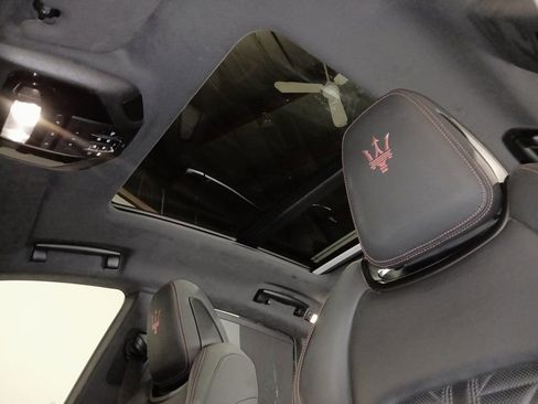 Used 2022 Maserati Levante Modena S image 15