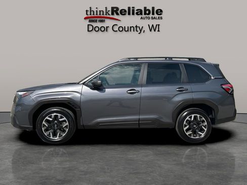 Used 2025 Subaru Forester Premium AWD/4WD image 2
