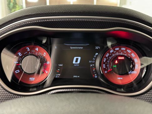 Used 2019 Dodge Challenger SRT Hellcat Redeye image 17