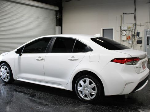 Used 2020 Toyota Corolla LE FWD image 5