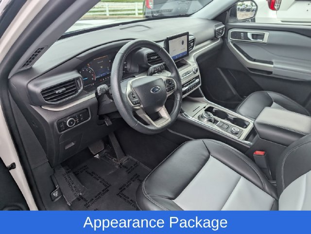 Used 2024 Ford Explorer XLT w/ Equipment Group 202A AWD/4WD image 13
