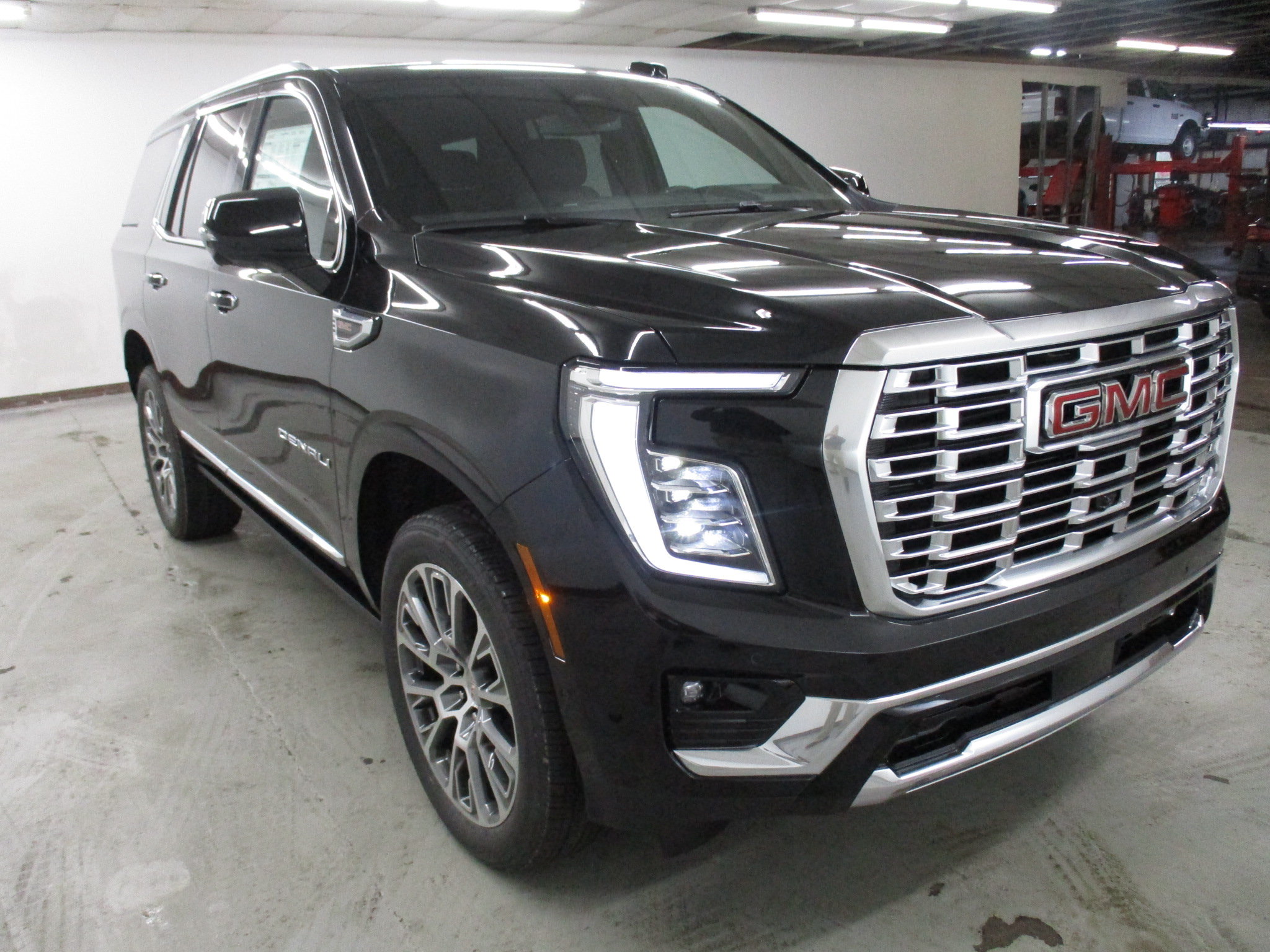 New 2026 GMC Yukon Denali w/ Sun & Power Step Package AWD/4WD image 2