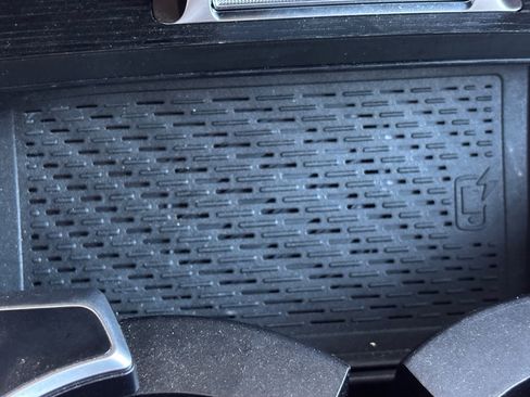 Used 2025 Mercedes-Benz GLS 450 4MATIC image 33