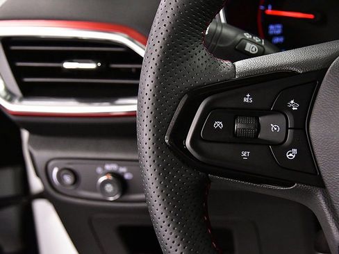 Used 2023 Chevrolet TrailBlazer RS w/ Convenience Package image 19