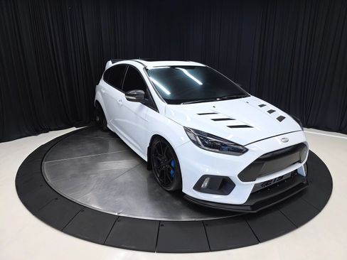 Used 2017 Ford Focus RS AWD/4WD image 9