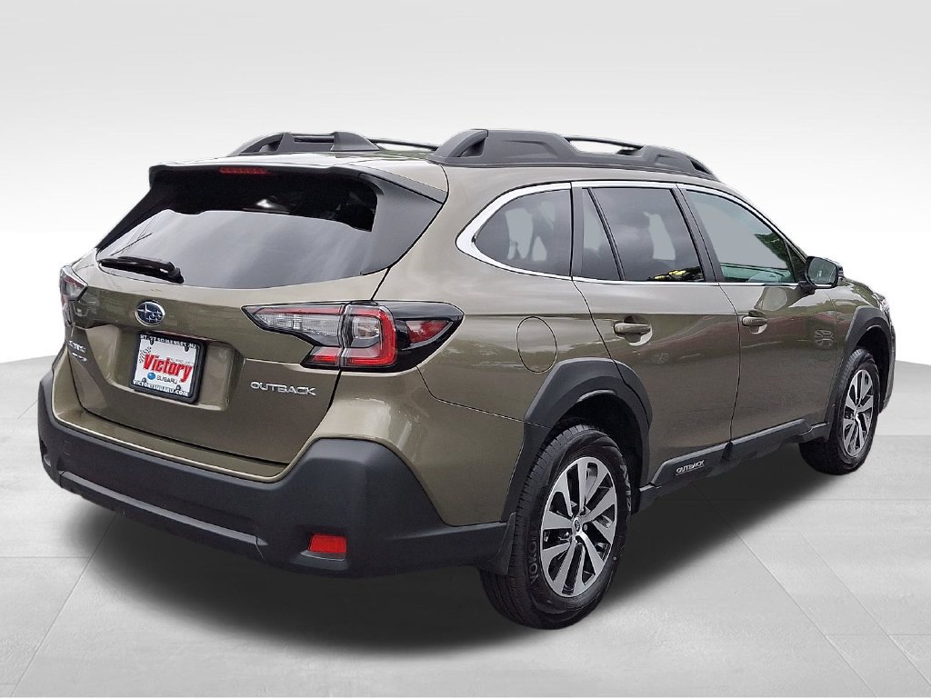 Used 2025 Subaru Outback Premium AWD/4WD image 6