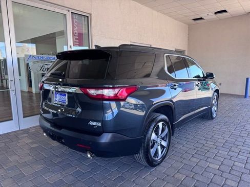 Used 2019 Chevrolet Traverse LT w/ LT Premium Package FWD image 5