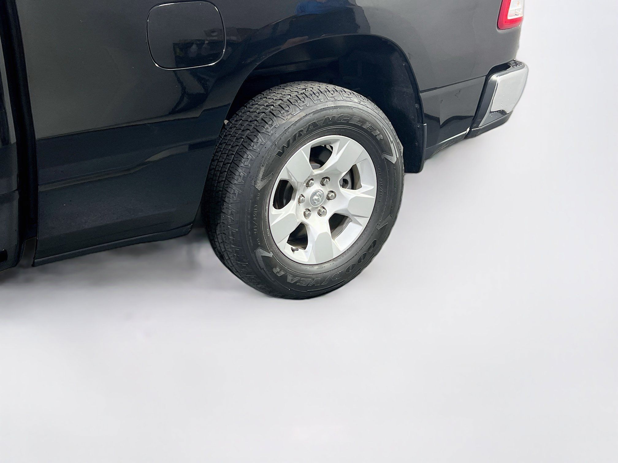 Used 2023 RAM 1500 Big Horn AWD/4WD image 29