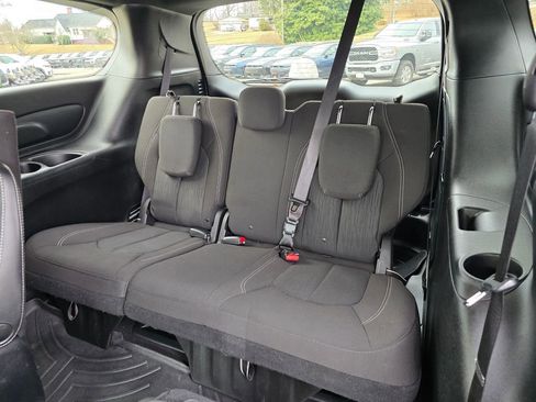 Used 2020 Chrysler Pacifica Touring w/ S Appearance Package image 11