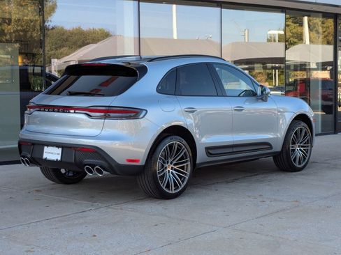 Certified 2026 Porsche Macan AWD/4WD image 9