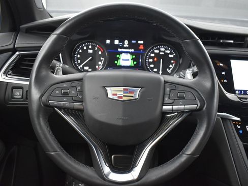 Used 2023 Cadillac XT6 Sport w/ Technology Package image 14