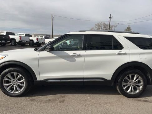Used 2024 Ford Explorer Limited image 5