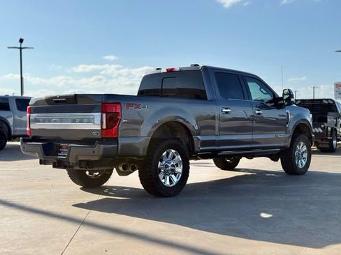 Certified 2022 Ford F250 Platinum w/ FX4 Off-Road Package AWD/4WD image 2