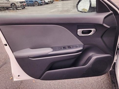 New 2025 Kia K4 LXS image 23