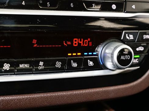 Used 2017 BMW 540i xDrive image 25