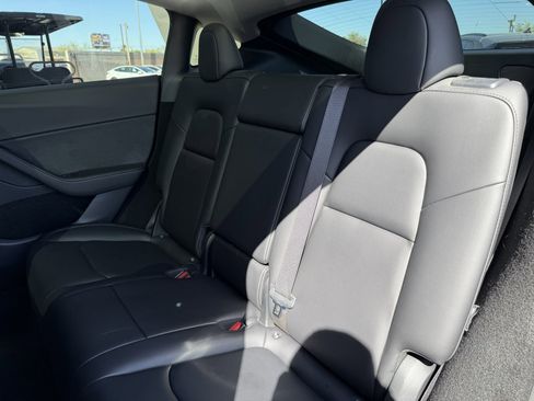 Used 2024 Tesla Model Y 2WD image 40