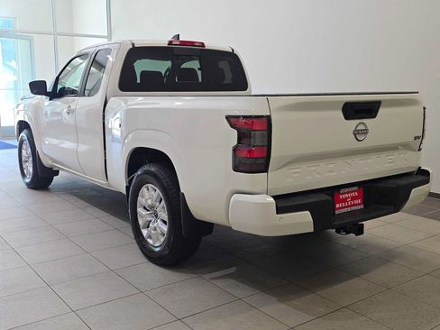 Used 2024 Nissan Frontier SV w/ SV Convenience Package RWD image 4