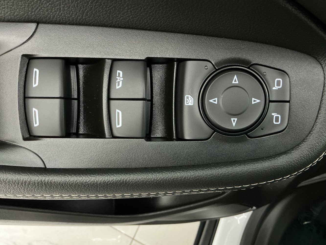 Used 2021 Buick Encore GX Select FWD image 38