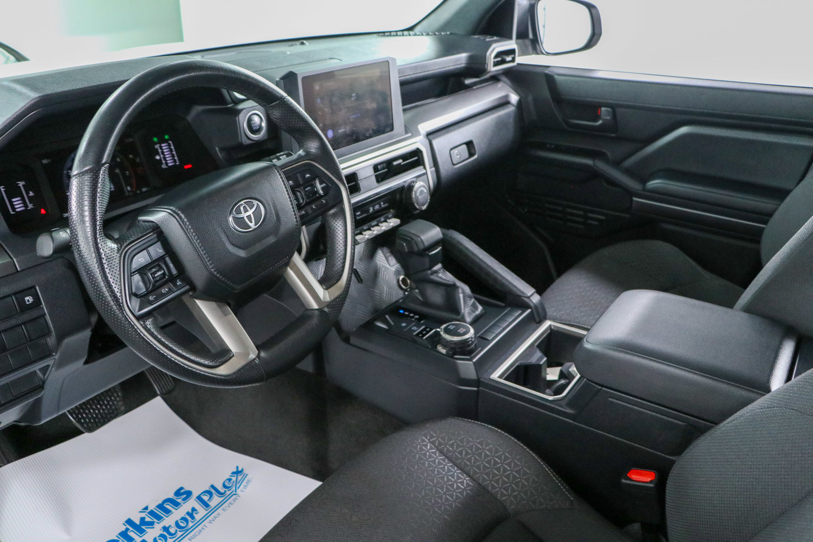 Used 2025 Toyota 4Runner SR5 AWD/4WD image 24