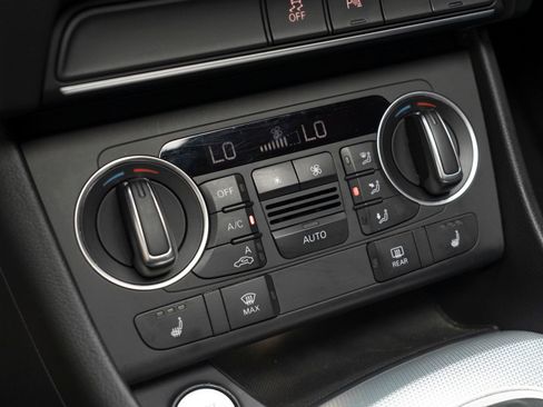 Used 2016 Audi Q3 2.0T Premium Plus w/ Technology Package FWD image 28