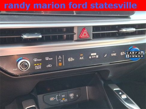 Used 2025 Kia Sorento S w/ Panoramic Sunroof Package image 16