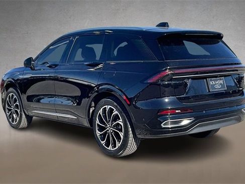 Used 2024 Lincoln Nautilus Reserve image 9