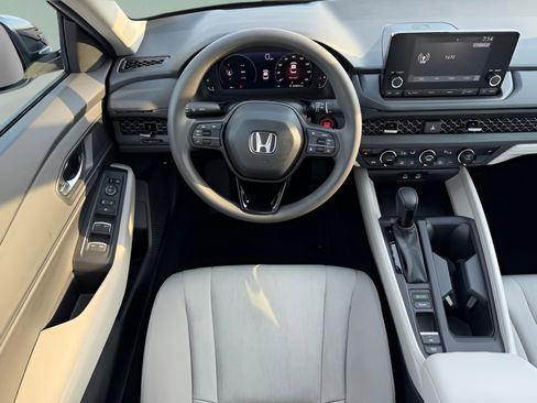 Used 2025 Honda Accord SE image 12