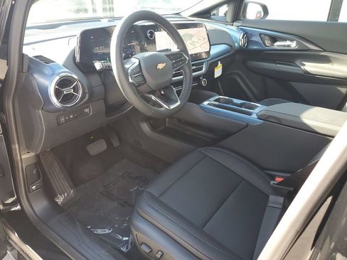 New 2026 Chevrolet Equinox EV LT image 18