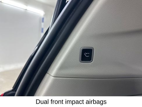 Used 2020 Chrysler Pacifica Touring-L image 27